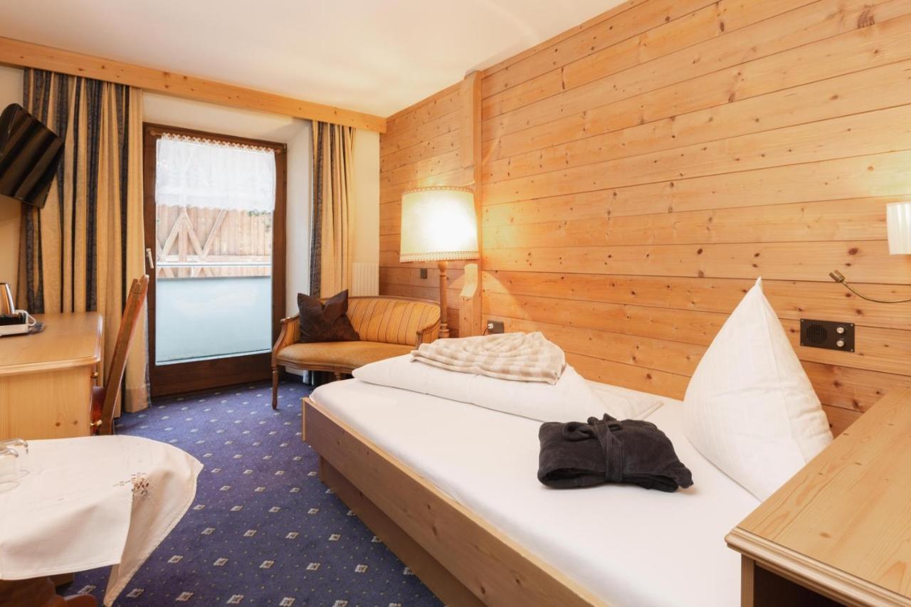 Familienhotel Adler Serfaus Quarto foto